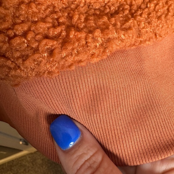 VARLEY oakden rust orange fuzzy crewneck pullover side zippers size small - Picture 7 of 8